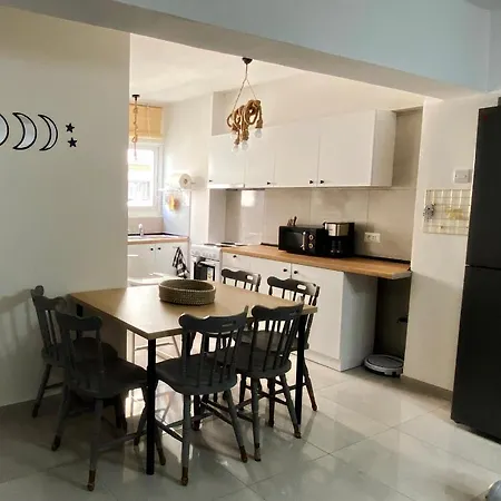 Peaceful 2 Bedroom Flat * Engomi