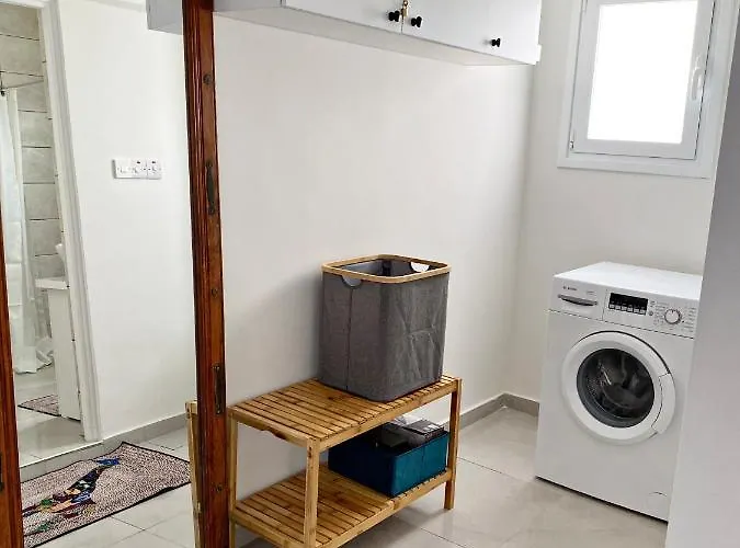 Peaceful 2 Bedroom Flat Lägenhet