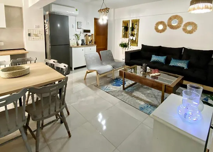 Peaceful 2 Bedroom Flat Lägenhet