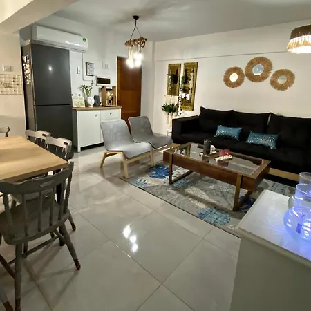 Peaceful 2 Bedroom Flat Апартаменты *