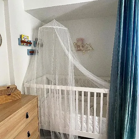 Peaceful 2 Bedroom Flat Апартаменты *