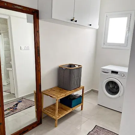 Peaceful 2 Bedroom Flat Апартаменты