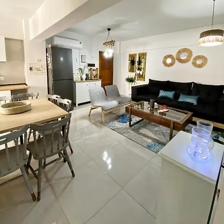 Peaceful 2 Bedroom Flat Апартаменты