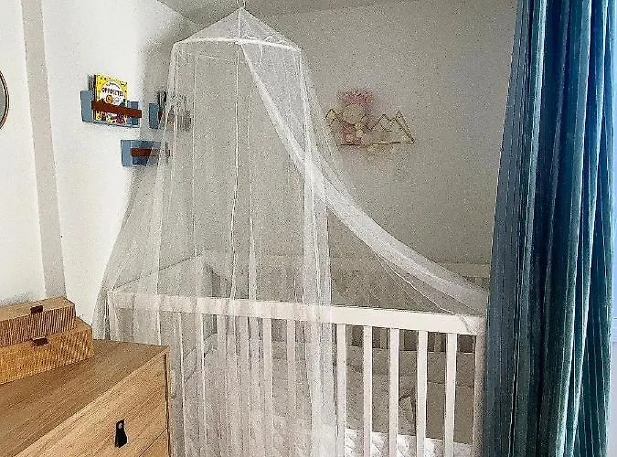 Peaceful 2 Bedroom Flat Apartmán *